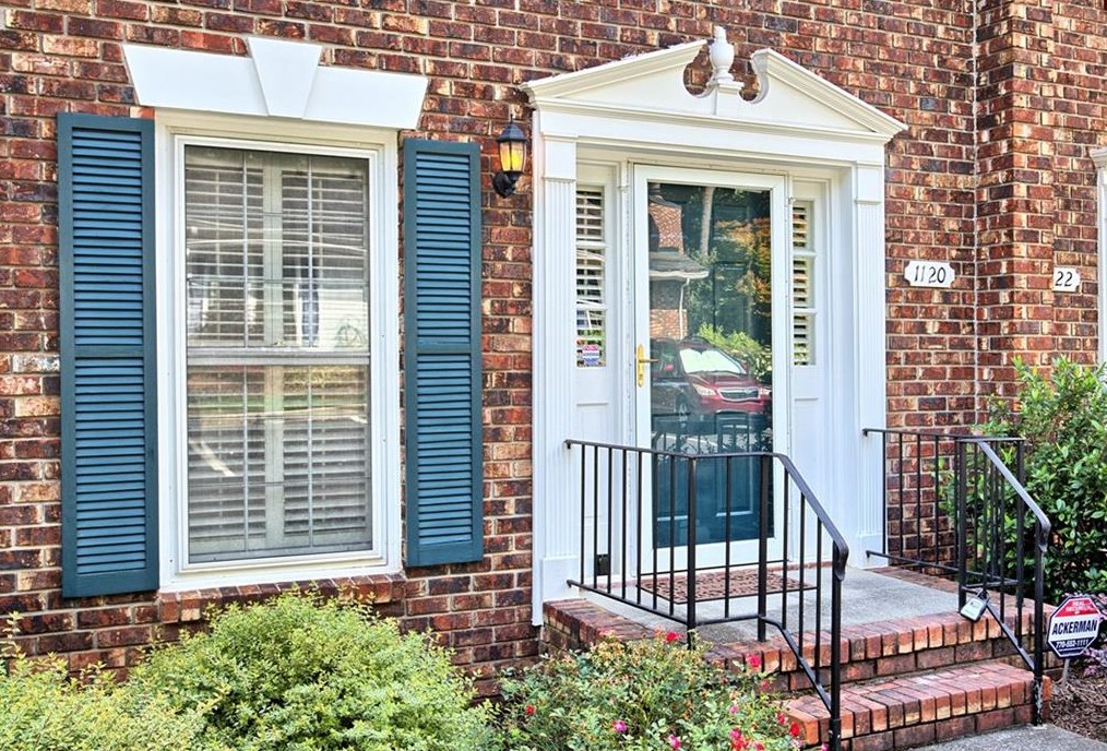 1120 Moorestown Cir, Decatur GA  30033-2725 exterior