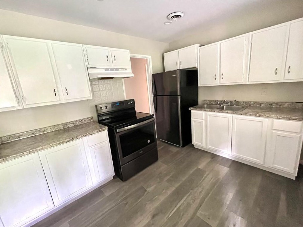 3454 Pinehill Dr, Decatur GA  30032-3031 exterior