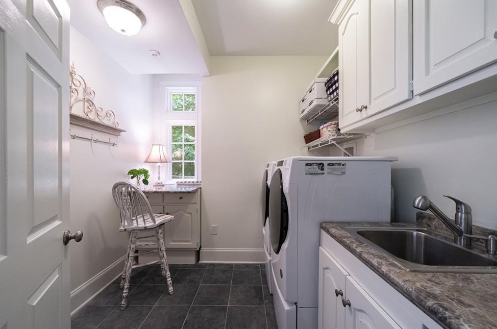 4617 Woodland Brook Dr, Atlanta GA  30339-5368 exterior