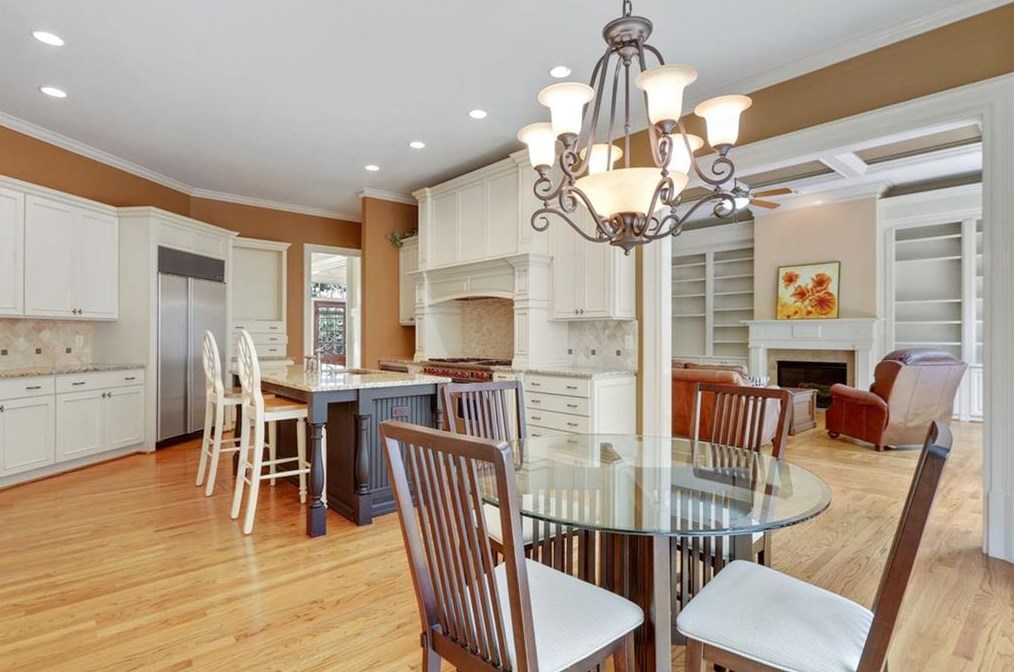 2862 Laurelgate Dr, Decatur GA  30033-1463 exterior