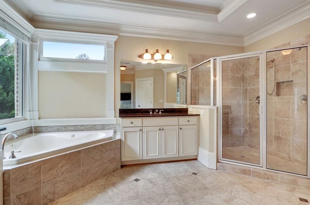 2862 Laurelgate Dr, Decatur GA  30033-1463 exterior