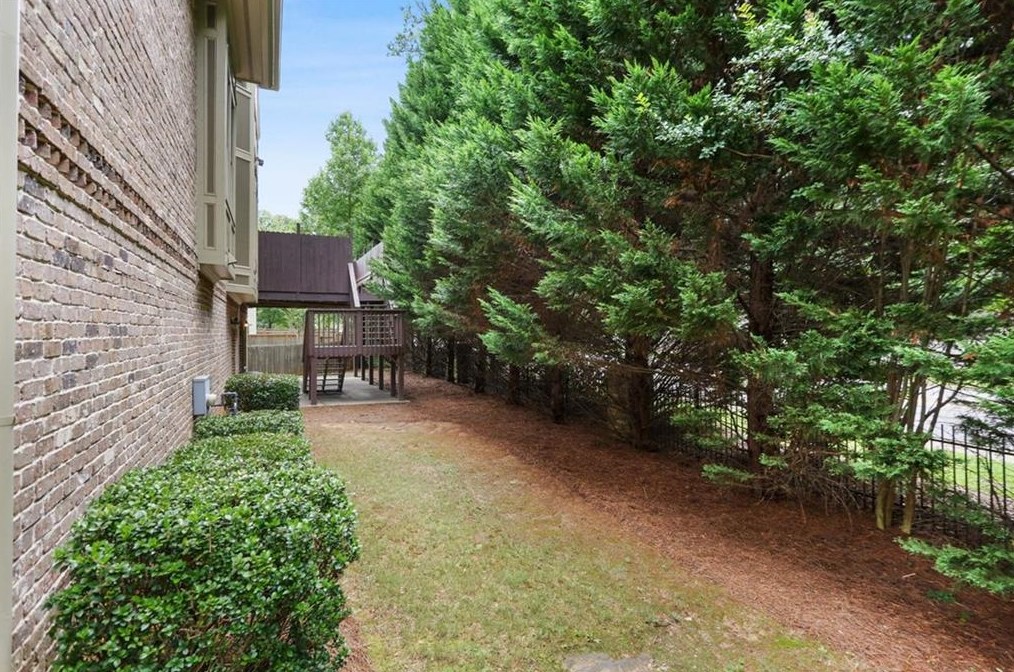 2862 Laurelgate Dr, Decatur GA  30033-1463 exterior