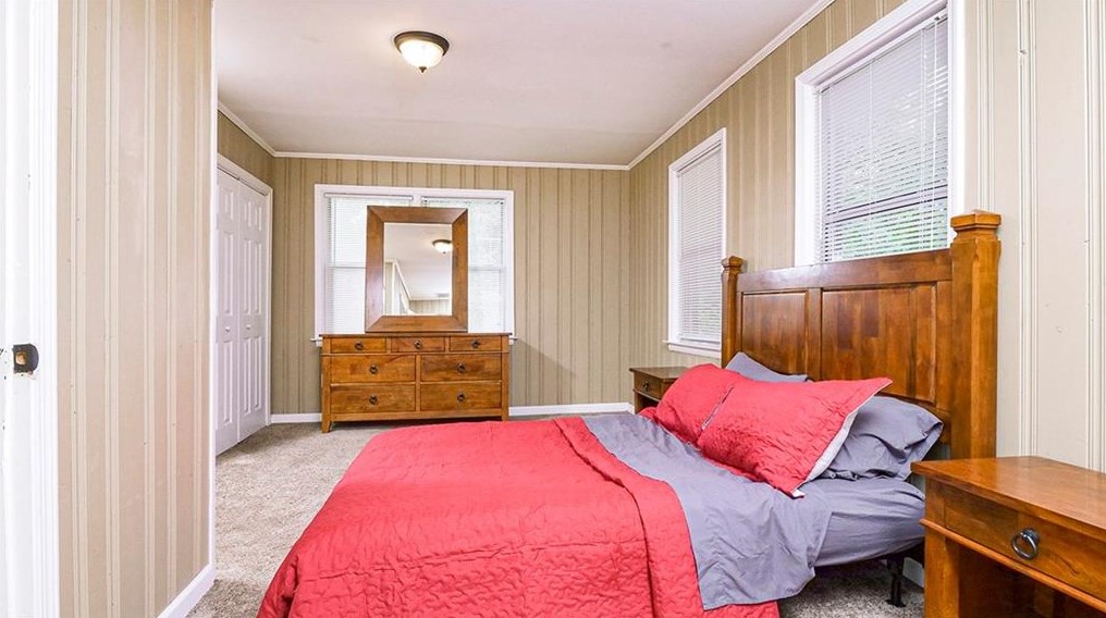 1925 Oak Valley Rd, Decatur GA  30035-1954 exterior