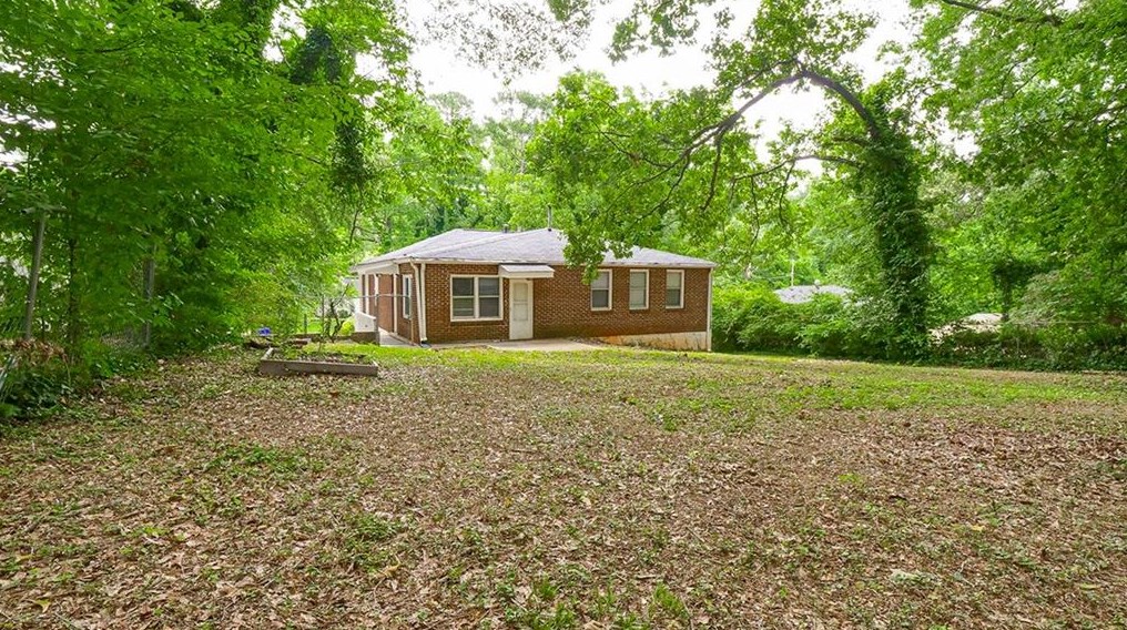 1925 Oak Valley Rd, Decatur GA  30035-1954 exterior