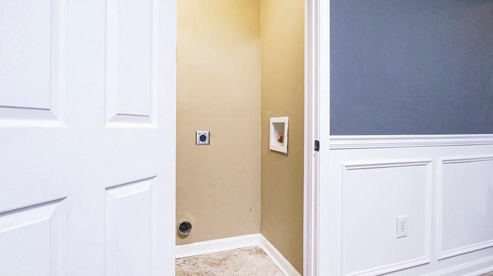 1925 Oak Valley Rd, Decatur GA  30035-1954 exterior