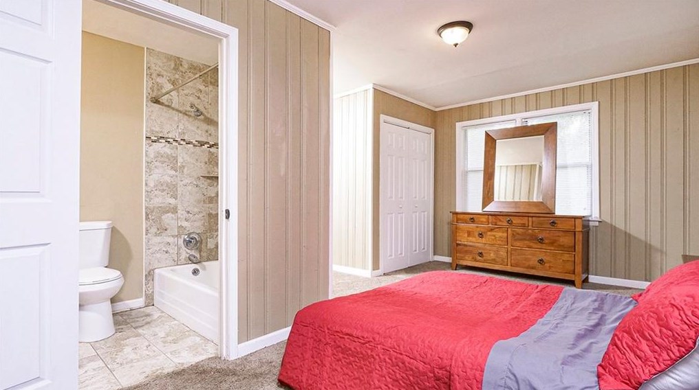 1925 Oak Valley Rd, Decatur GA  30035-1954 exterior