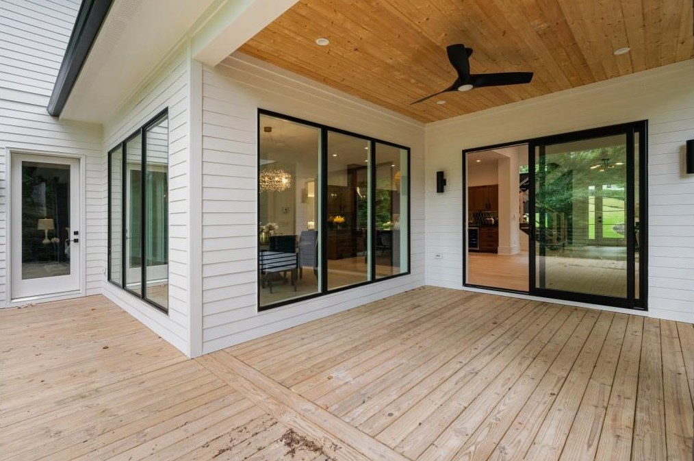 1232 Vista Valley Dr, Atlanta GA  30329-3452 exterior