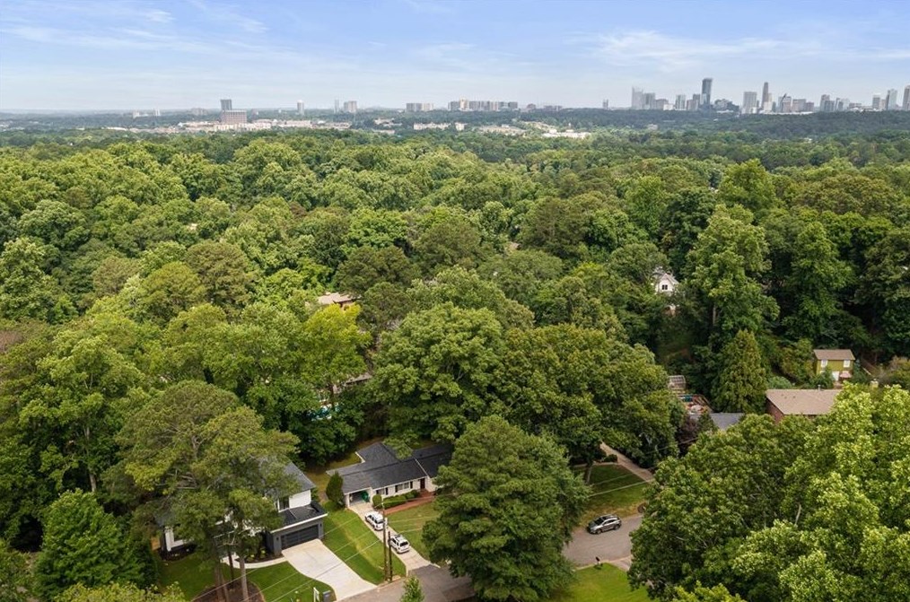 1232 Vista Valley Dr, Atlanta GA  30329-3452 exterior