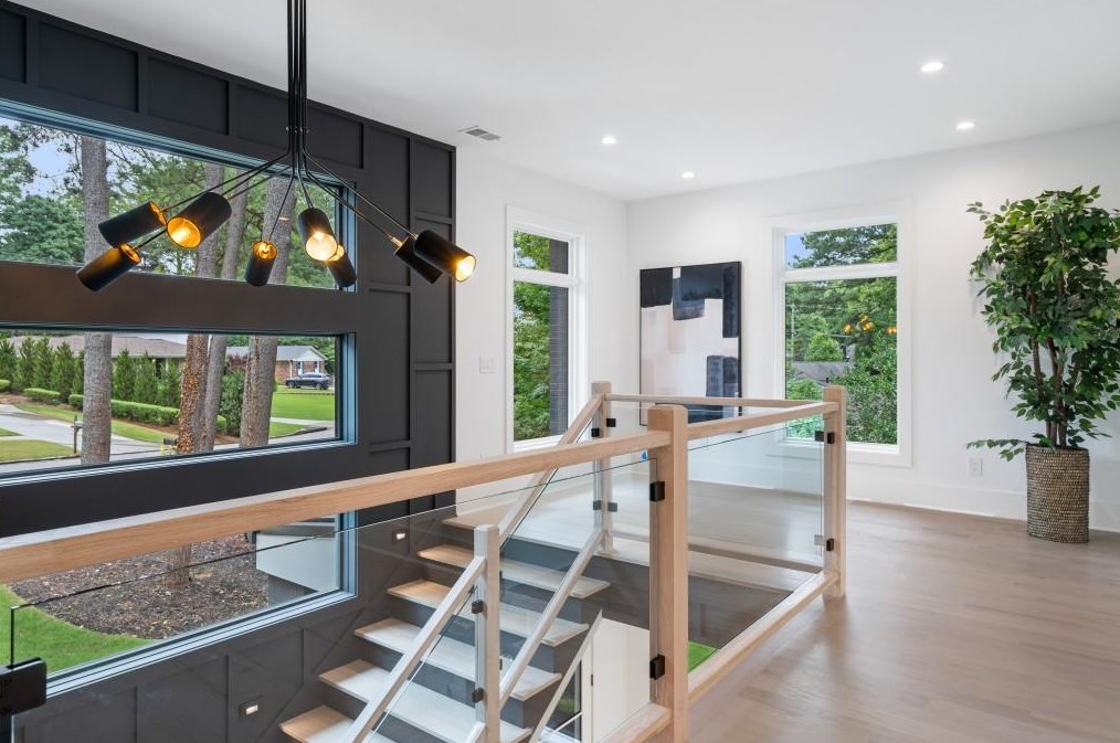 1232 Vista Valley Dr, Atlanta GA  30329-3452 exterior