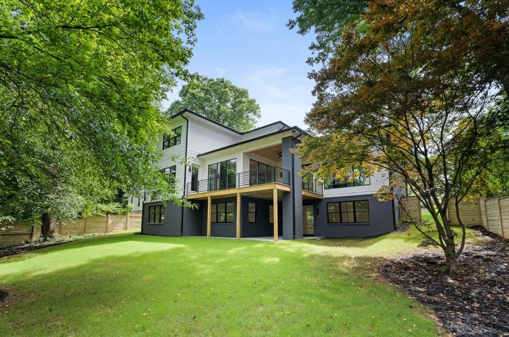 1232 Vista Valley Dr, Atlanta GA  30329-3452 exterior