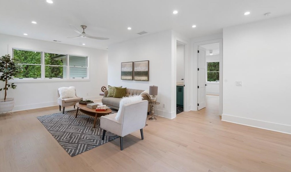 1232 Vista Valley Dr, Atlanta GA  30329-3452 exterior