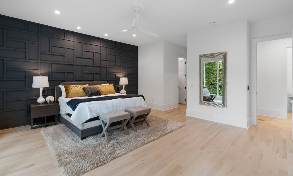 1232 Vista Valley Dr, Atlanta GA  30329-3452 exterior