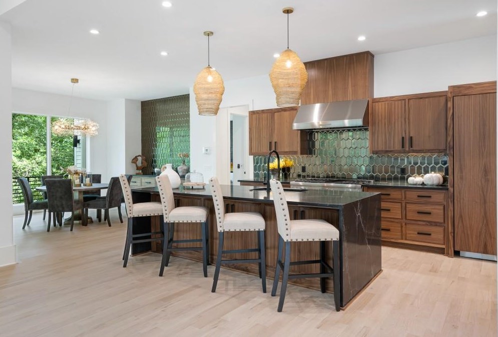 1232 Vista Valley Dr, Atlanta GA  30329-3452 exterior