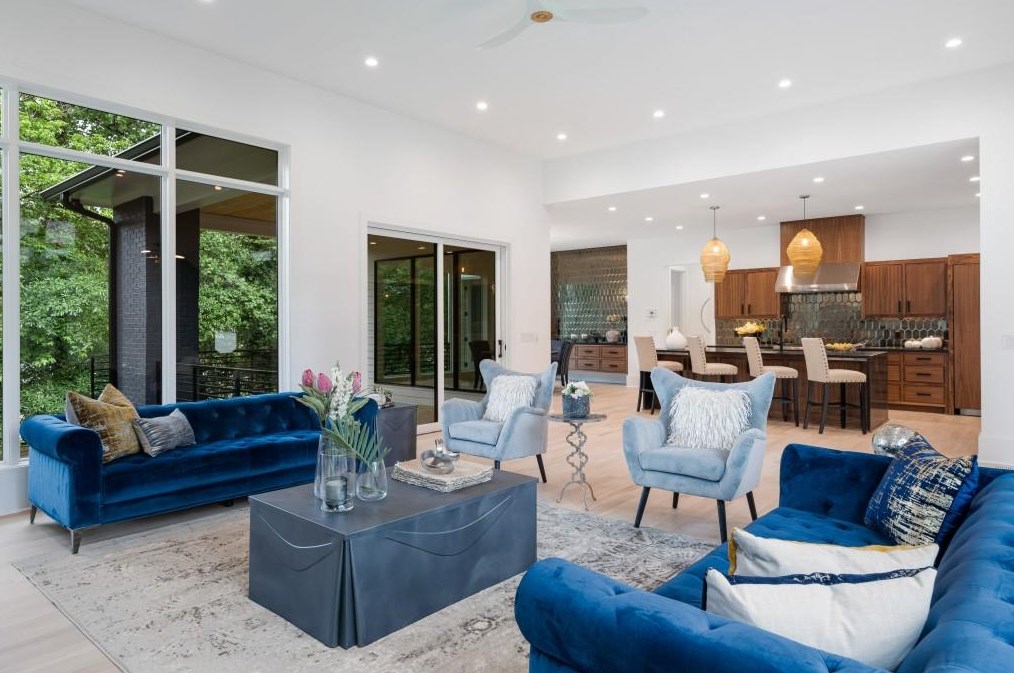 1232 Vista Valley Dr, Atlanta GA  30329-3452 exterior