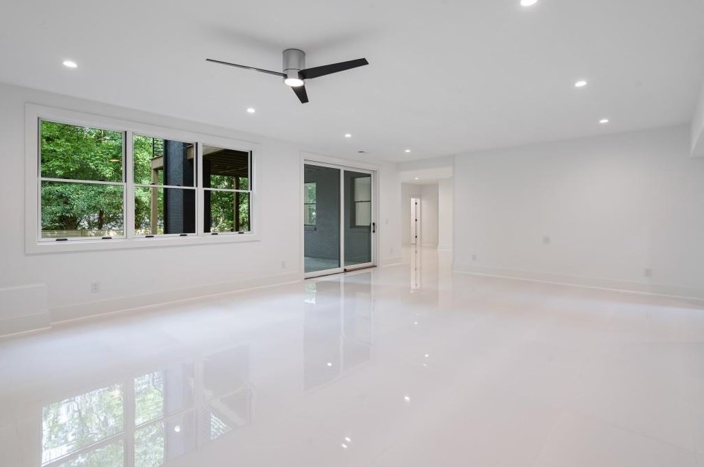 1232 Vista Valley Dr, Atlanta GA  30329-3452 exterior