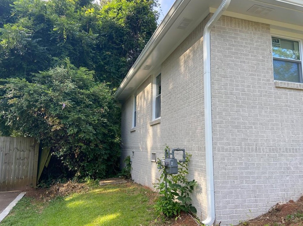 2562 Miriam Ln, Decatur GA  30032-5729 exterior