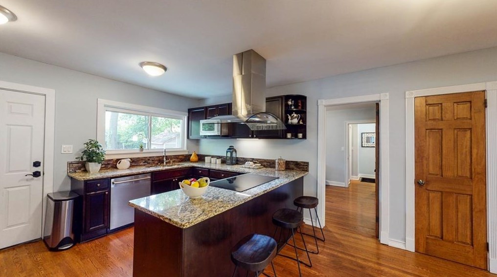 2348 Eastway Rd, Decatur GA  30033-5546 exterior