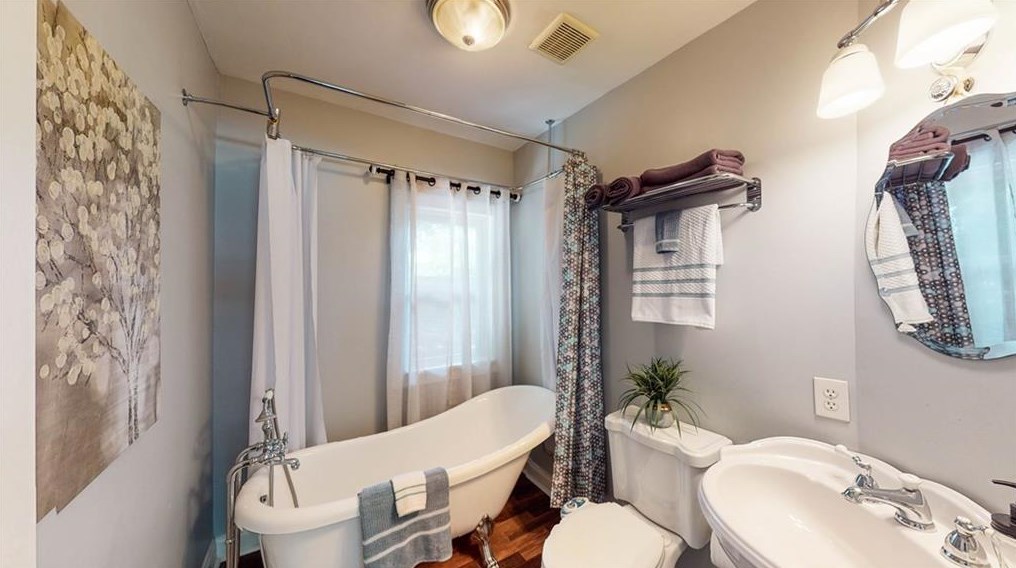 2348 Eastway Rd, Decatur GA  30033-5546 exterior