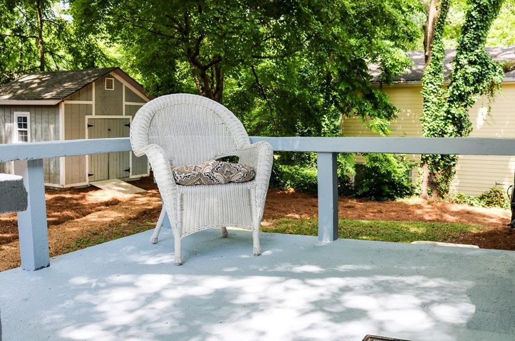 2348 Eastway Rd, Decatur GA  30033-5546 exterior