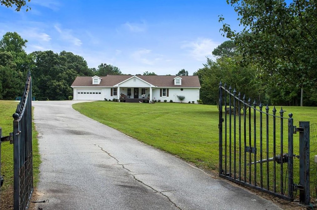 1750 Luke Edwards Rd, Dacula GA  30019-2524 exterior