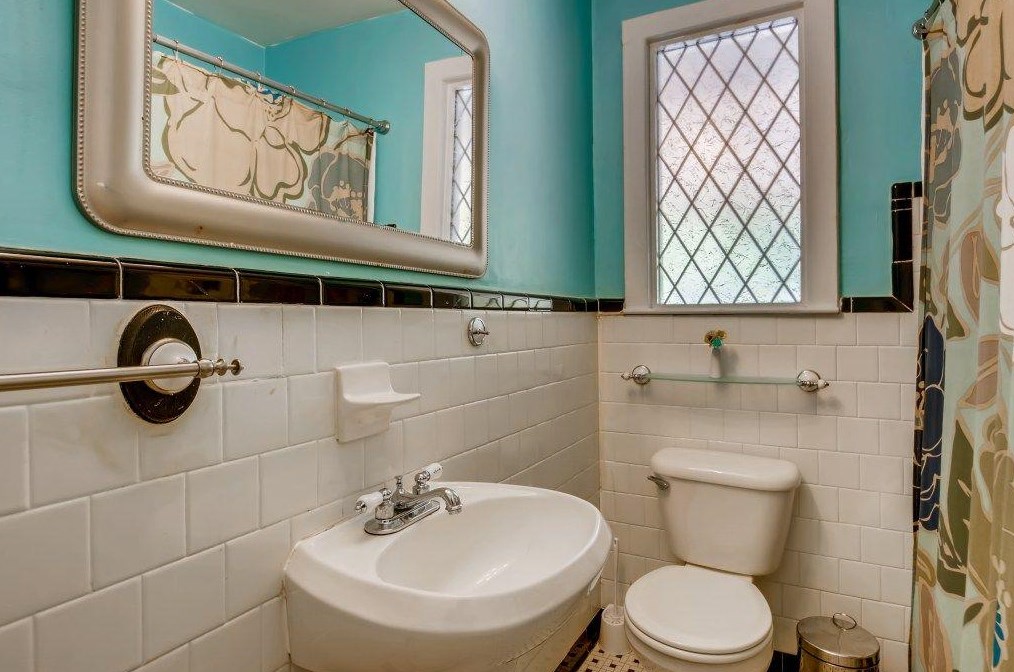 1038 Candler St, Decatur GA  30030-4464 exterior