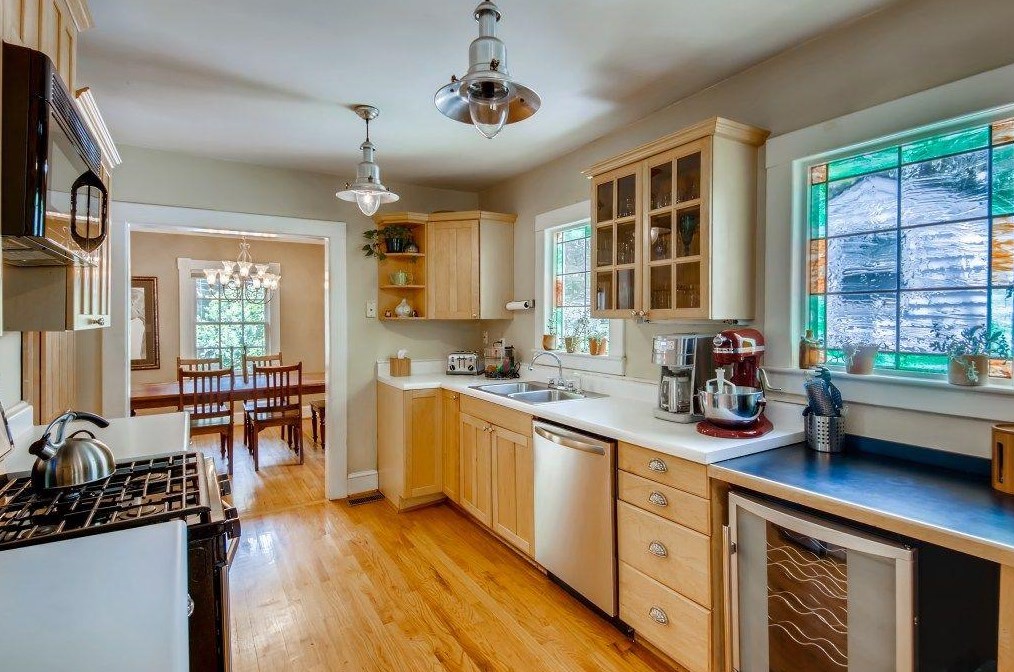 1038 Candler St, Decatur GA  30030-4464 exterior