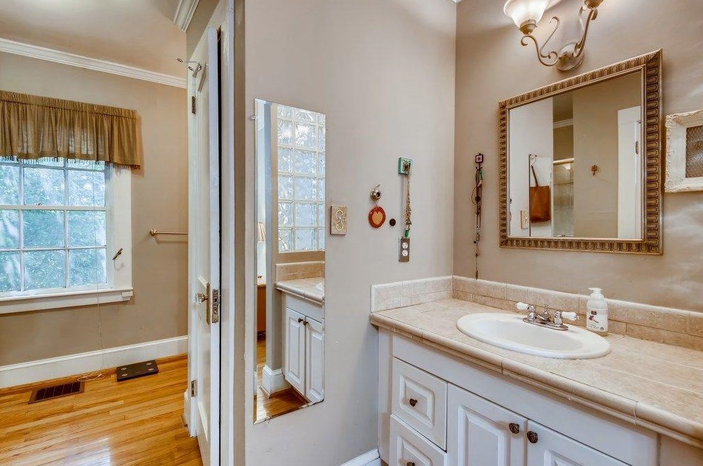 1038 Candler St, Decatur GA  30030-4464 exterior