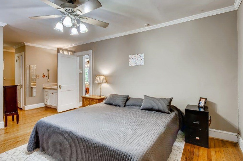 1038 Candler St, Decatur GA  30030-4464 exterior