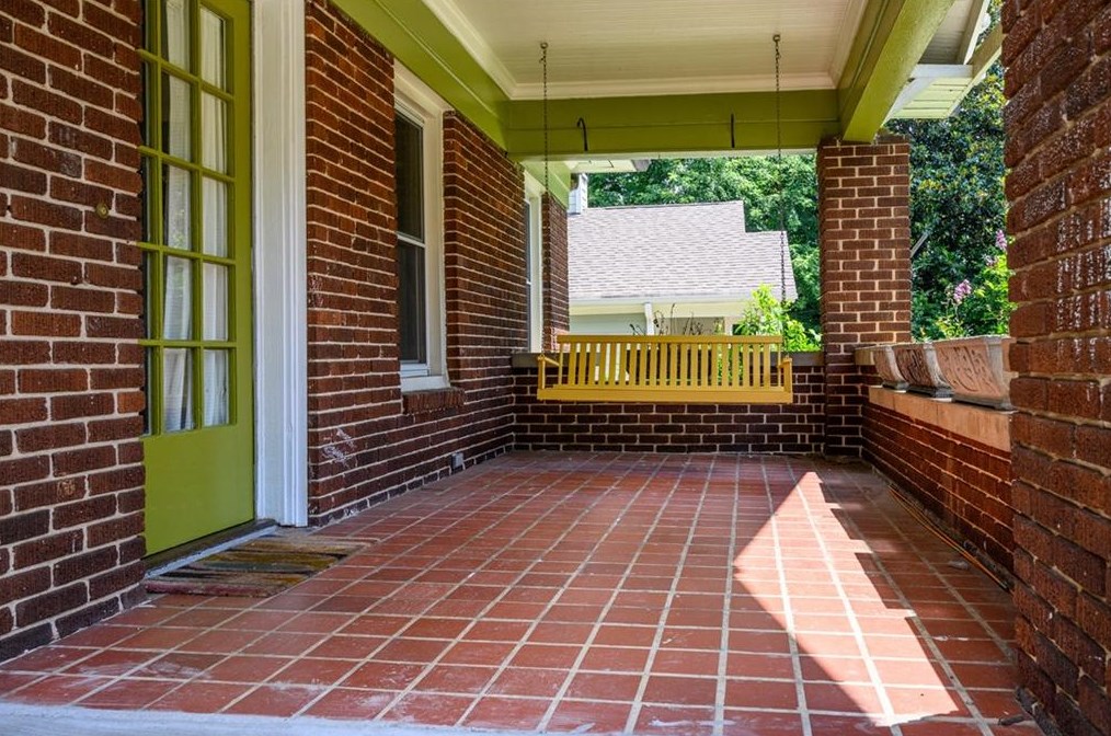 152 Erie Ave, Decatur GA  30030-1860 exterior