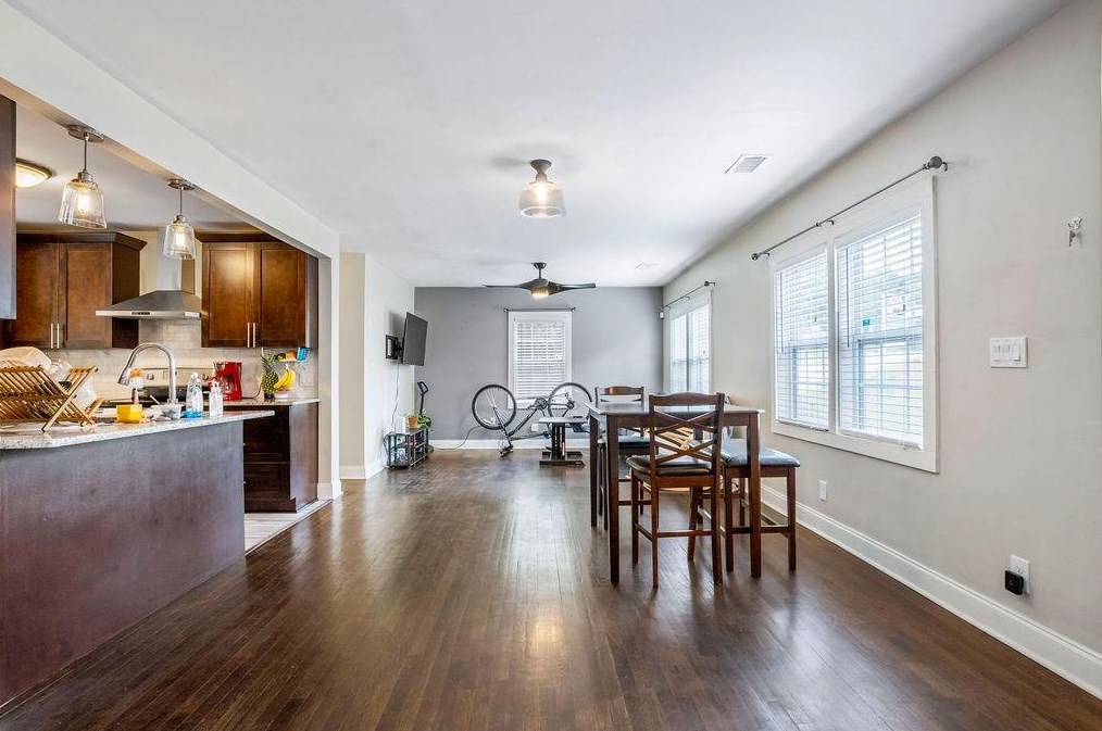 3266 Glenwood Rd, Decatur GA  30032-3226 exterior