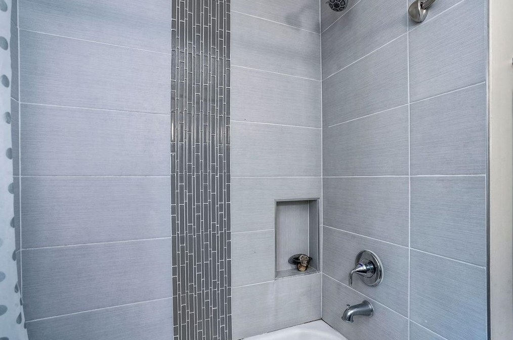 3266 Glenwood Rd, Decatur GA  30032-3226 exterior