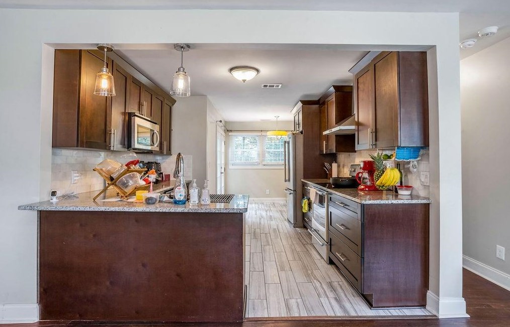 3266 Glenwood Rd, Decatur GA  30032-3226 exterior