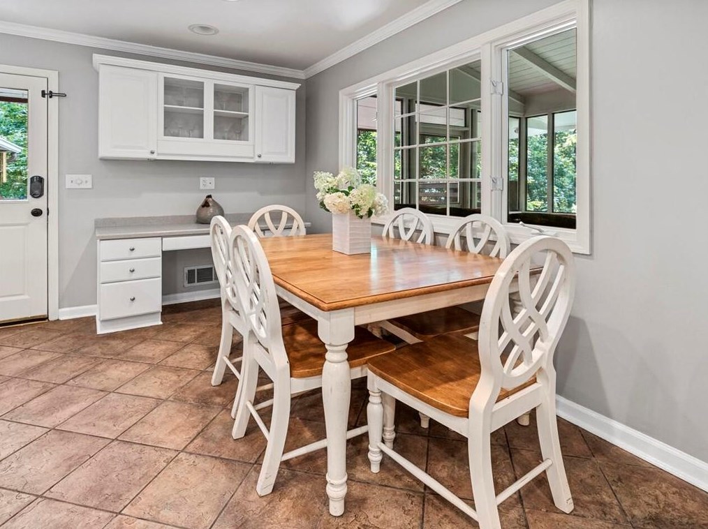 970 Winding Creek Trl, Atlanta GA  30328-2843 exterior