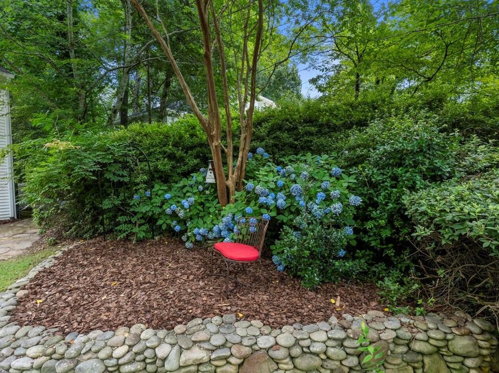 970 Winding Creek Trl, Atlanta GA  30328-2843 exterior