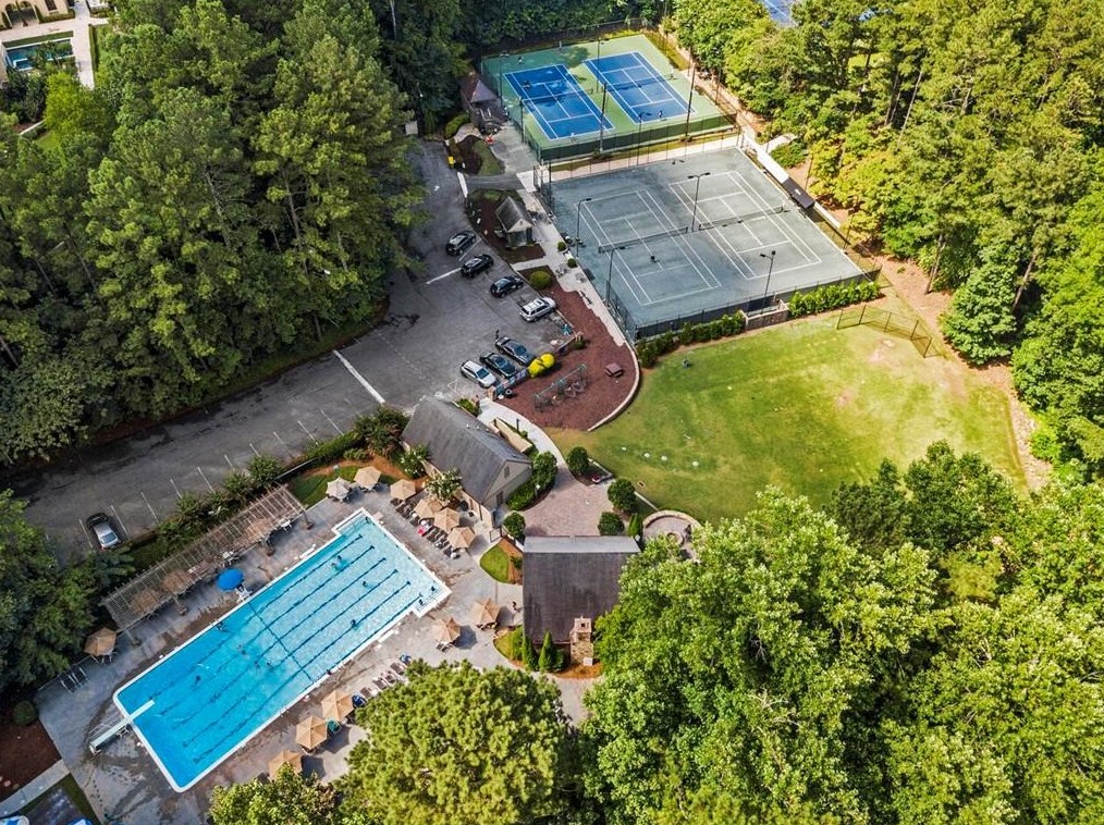 970 Winding Creek Trl, Atlanta GA  30328-2843 exterior