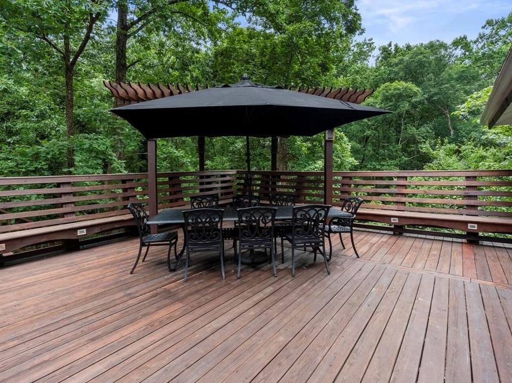 970 Winding Creek Trl, Atlanta GA  30328-2843 exterior