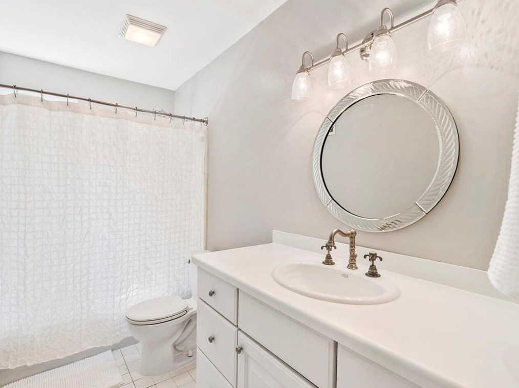 970 Winding Creek Trl, Atlanta GA  30328-2843 exterior