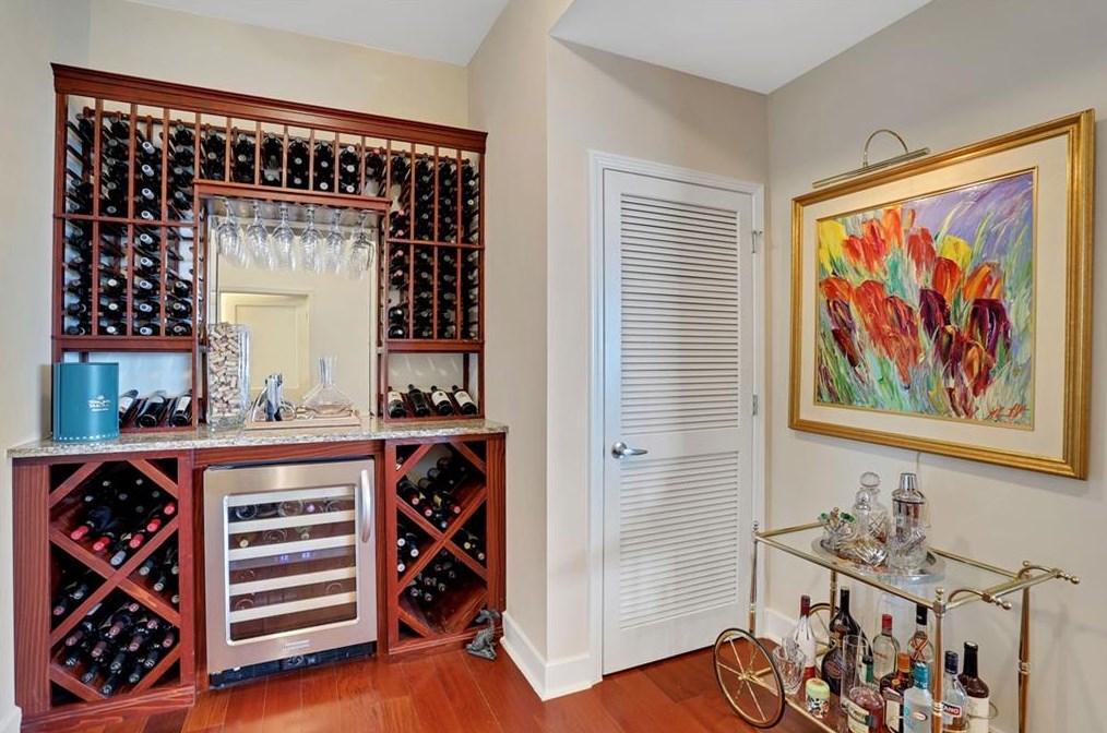 2795 Peachtree Rd, Atlanta GA  30305-3671 exterior