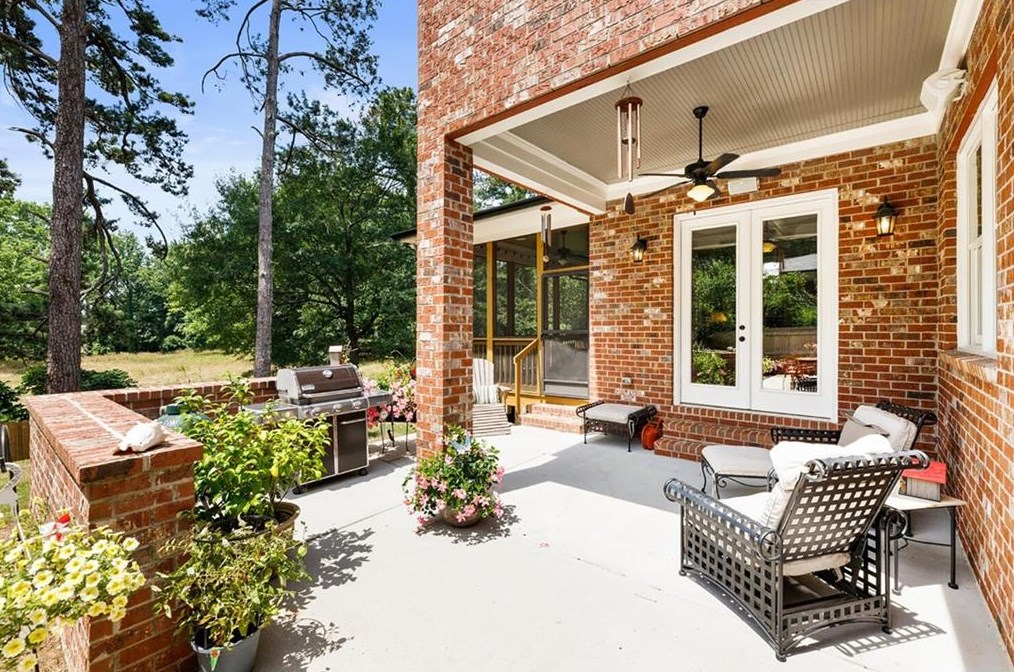 1133 Wimberly Rd, Atlanta GA  30319-2636 exterior