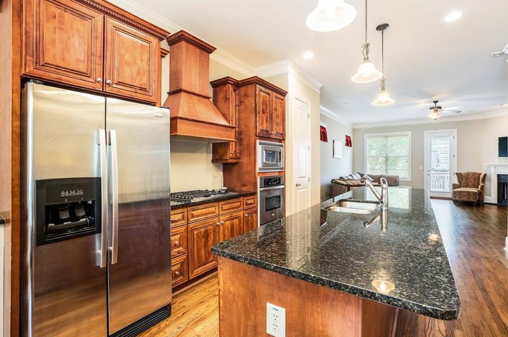 3107 Turman Cir, Decatur GA  30033-3256 exterior