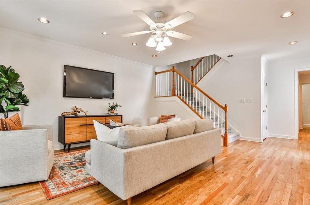 332 Lamont Dr, Decatur GA  30030-2343 exterior