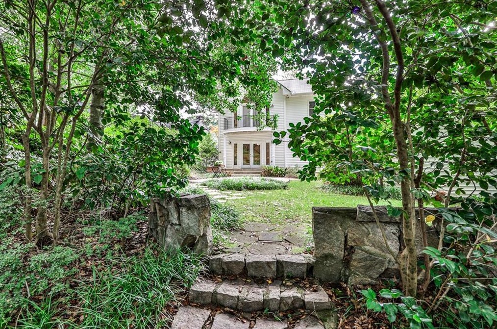 332 Lamont Dr, Decatur GA  30030-2343 exterior