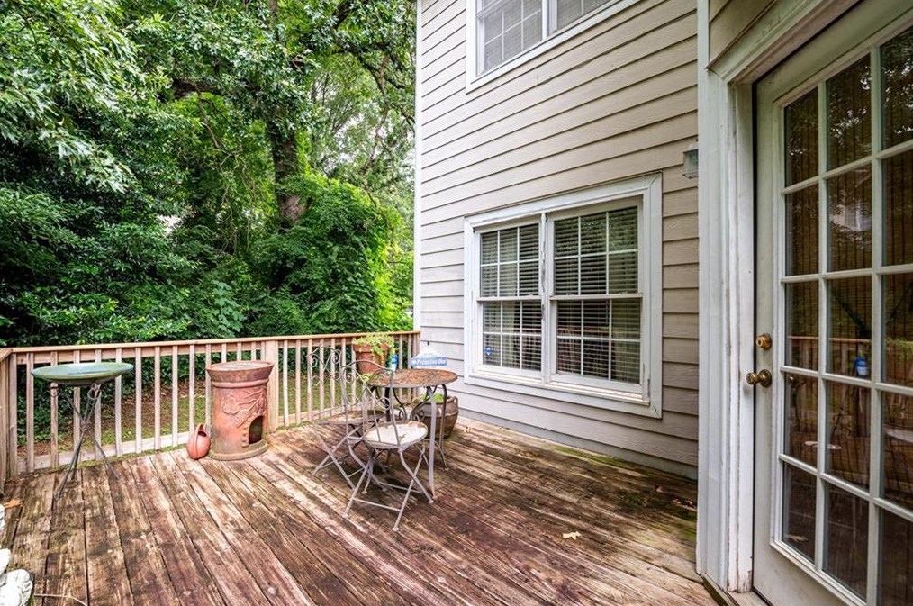 585 Orchard Ct, Atlanta GA  30312-2945 exterior