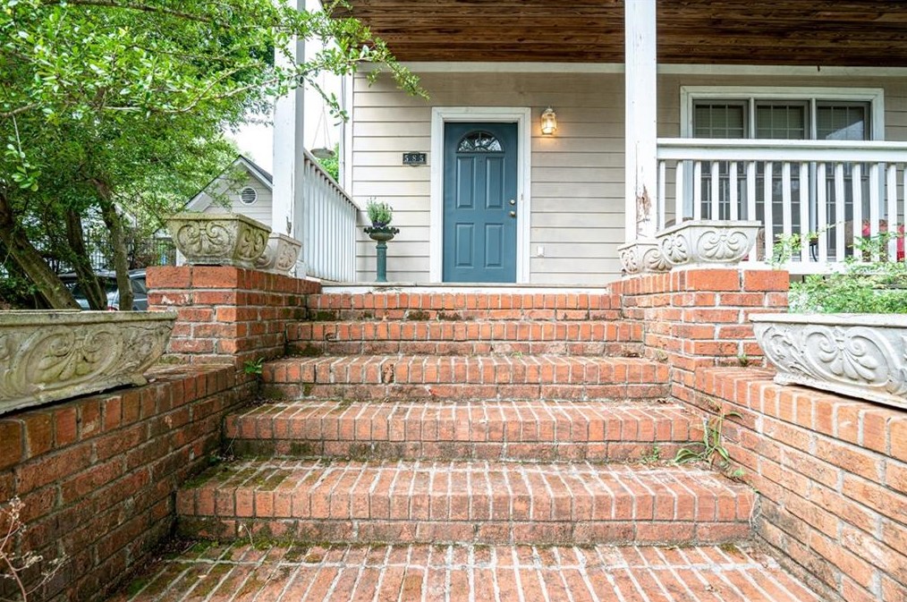585 Orchard Ct, Atlanta GA  30312-2945 exterior