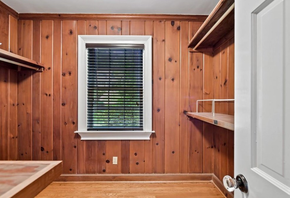 883 Wildwood Rd, Atlanta GA  30324-4911 exterior
