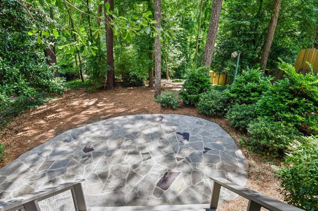 883 Wildwood Rd, Atlanta GA  30324-4911 exterior