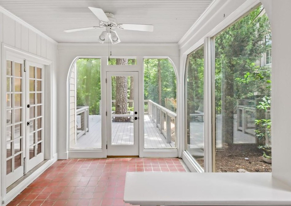 883 Wildwood Rd, Atlanta GA  30324-4911 exterior