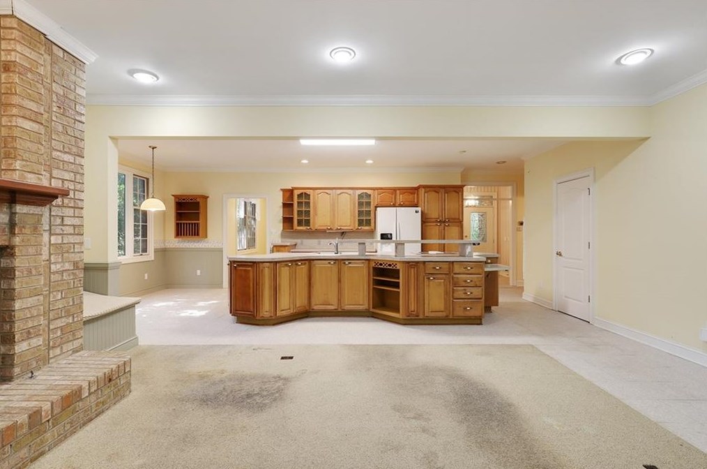 2094 Azalea Cir, Decatur GA  30033-2638 exterior