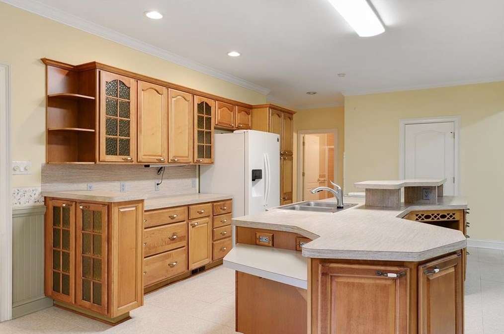 2094 Azalea Cir, Decatur GA  30033-2638 exterior