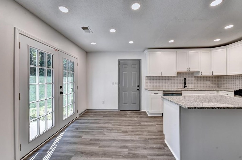 4204 Southvale Dr, Decatur GA  30034-6442 exterior